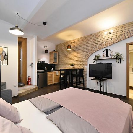 Manuela Varsavska Studio Apartments Загреб Екстер'єр фото
